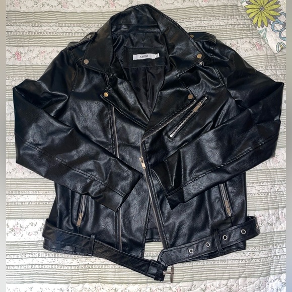 JustFab Jackets & Blazers - Black Motorcycle Jacket